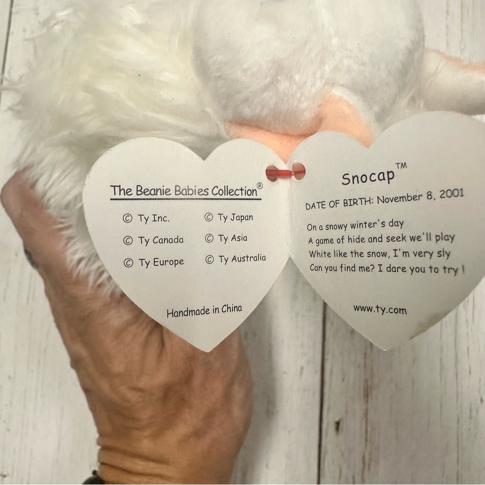 TY Beanie Baby - SNOCAP the Snow Fox (7.5 inch) - Picture 7 of 7